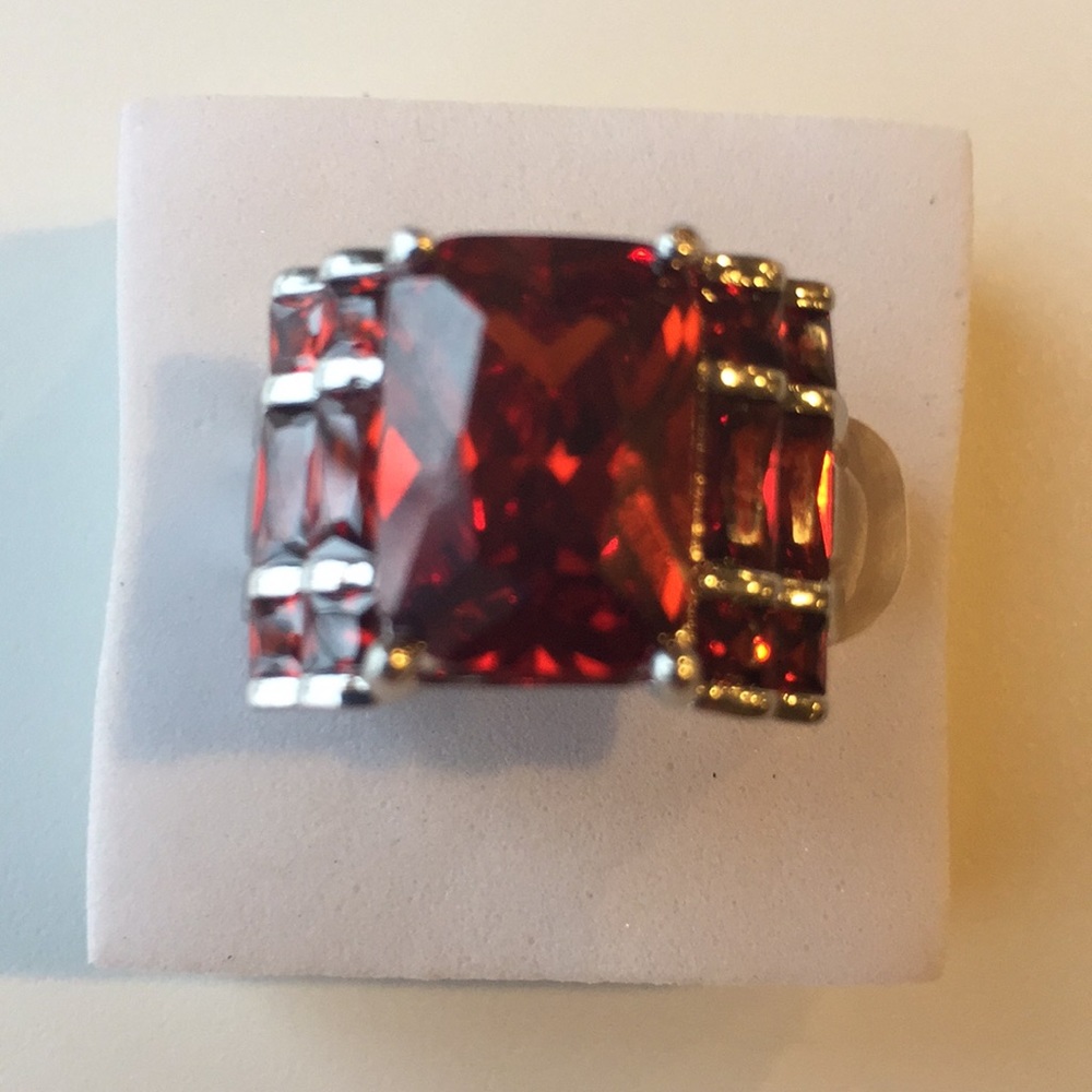 Stamped 925(sterling silver) 5 CARAT GARNET RING - Picture 3 of 7